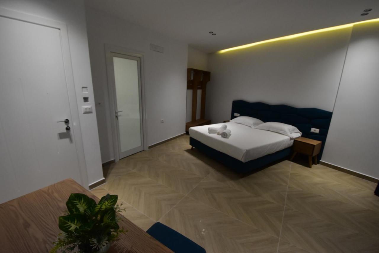 Agimi Hotel Ksamil Exteriör bild