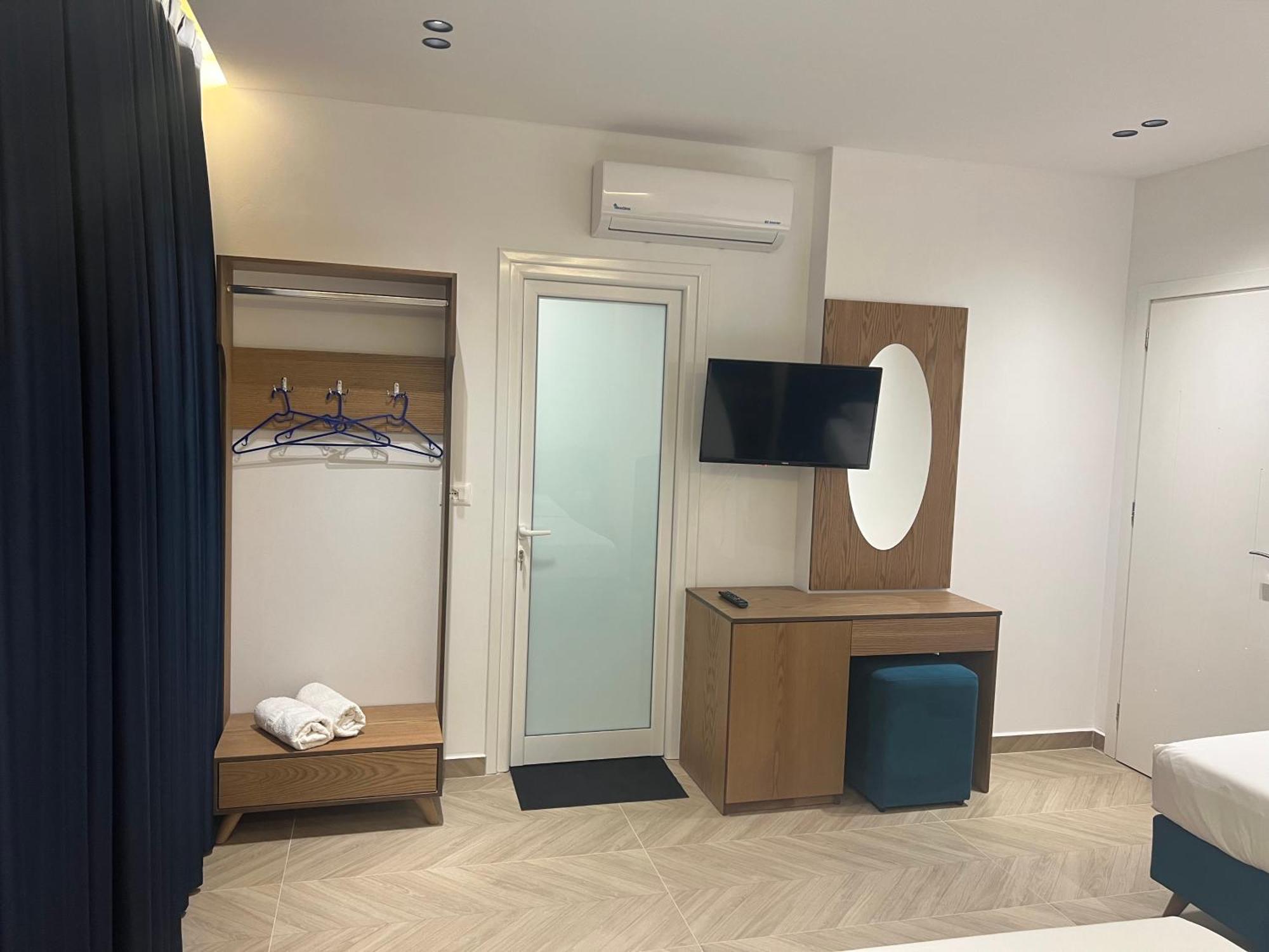 Agimi Hotel Ksamil Exteriör bild