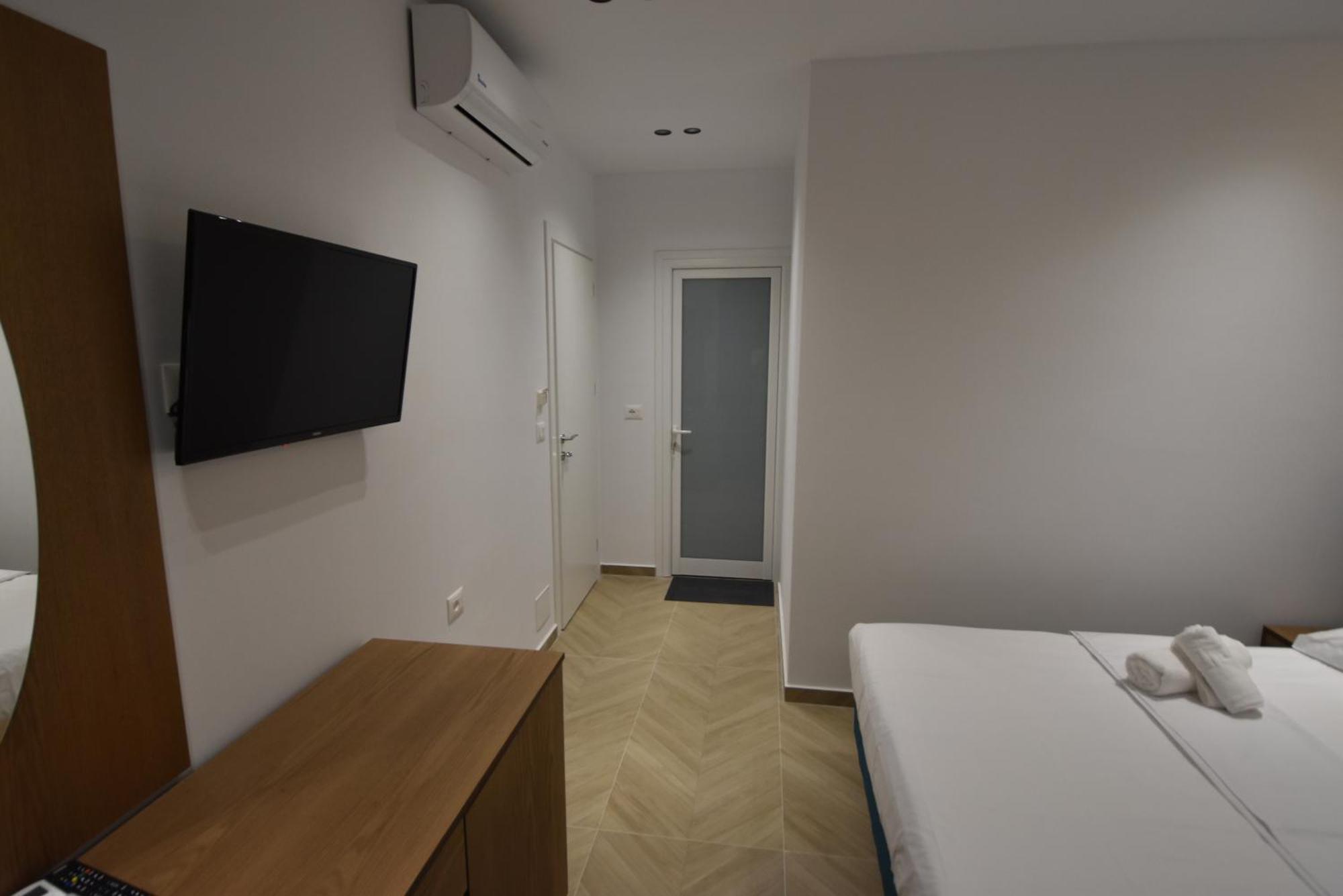 Agimi Hotel Ksamil Exteriör bild