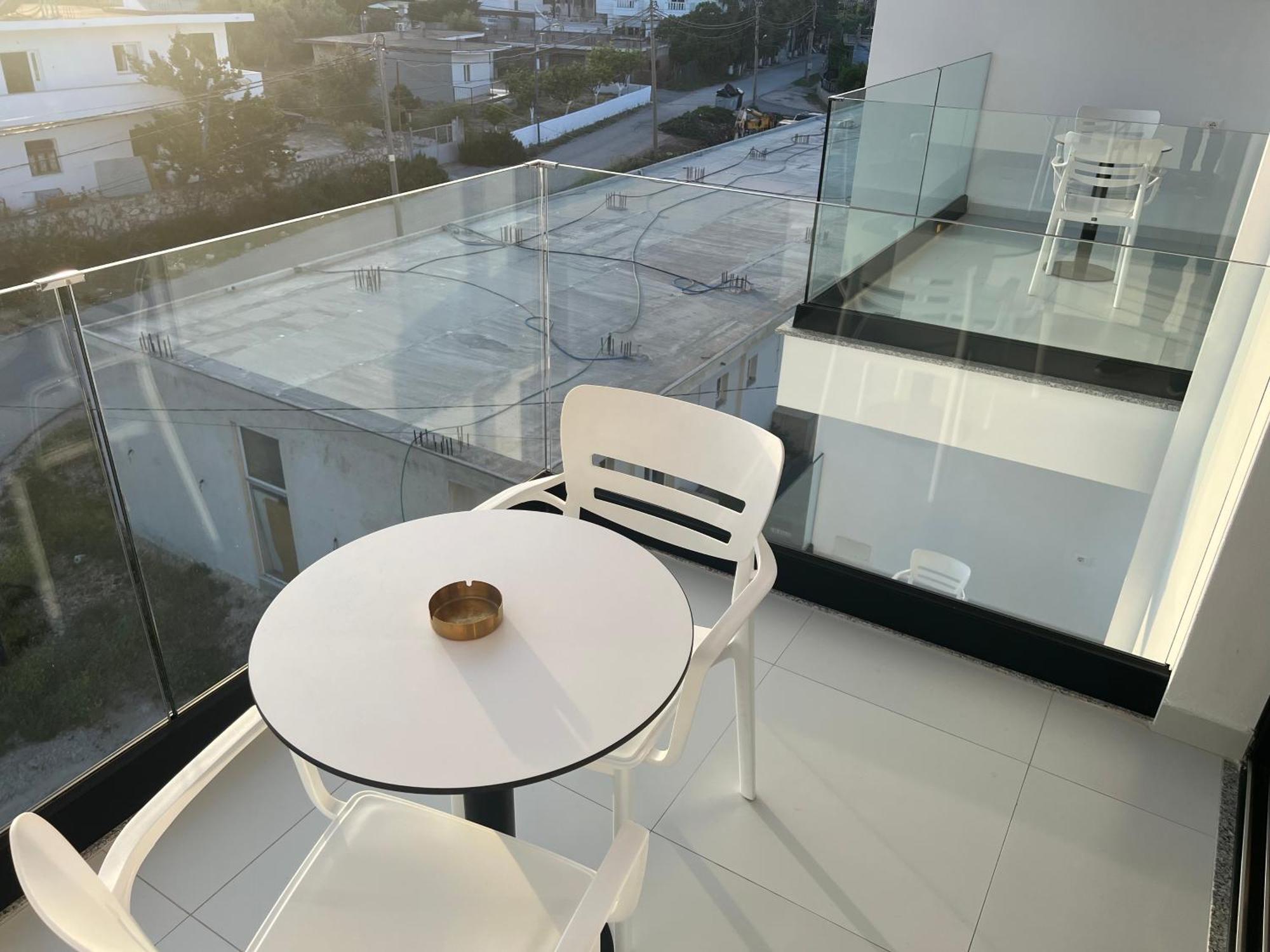 Agimi Hotel Ksamil Exteriör bild