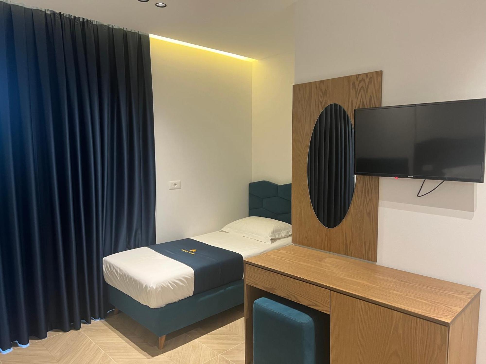 Agimi Hotel Ksamil Exteriör bild